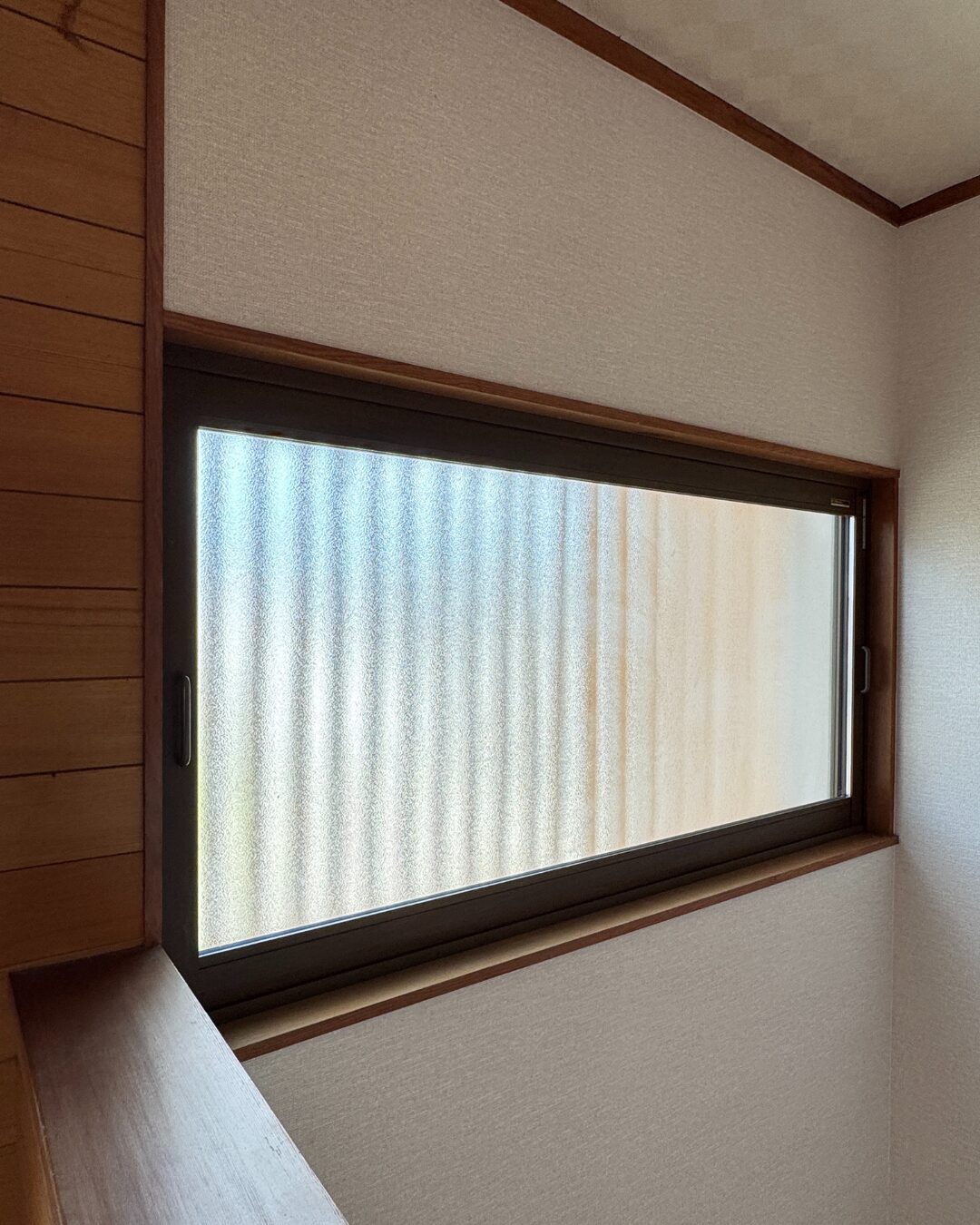 吹き抜けの窓に内窓FIX！