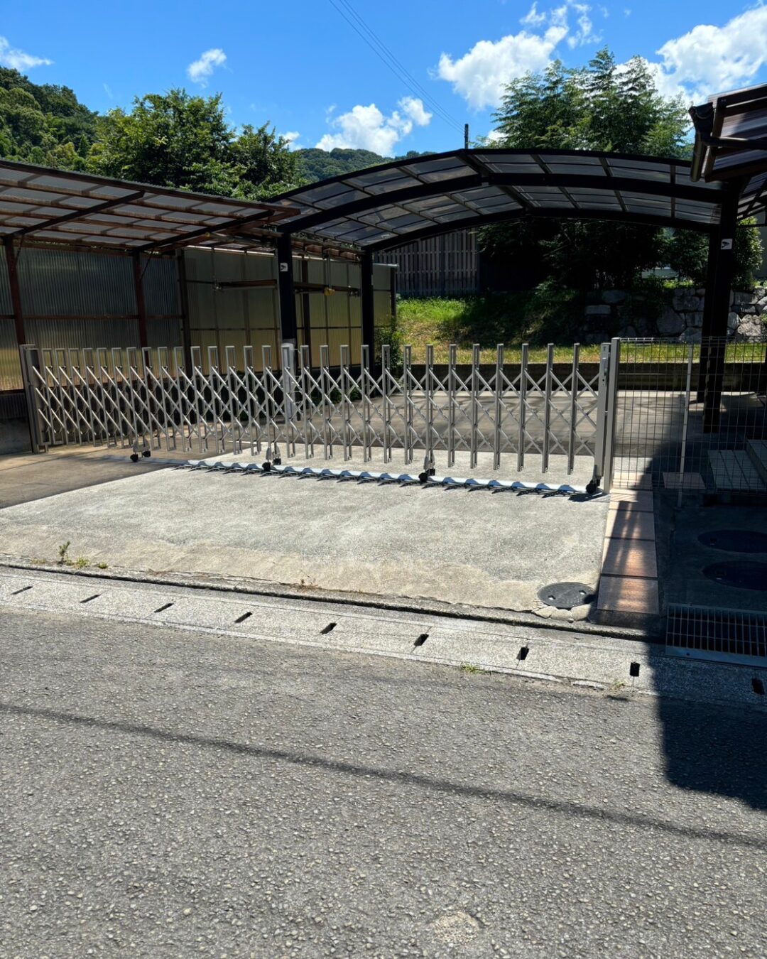 伸縮ゲートを設置しました！