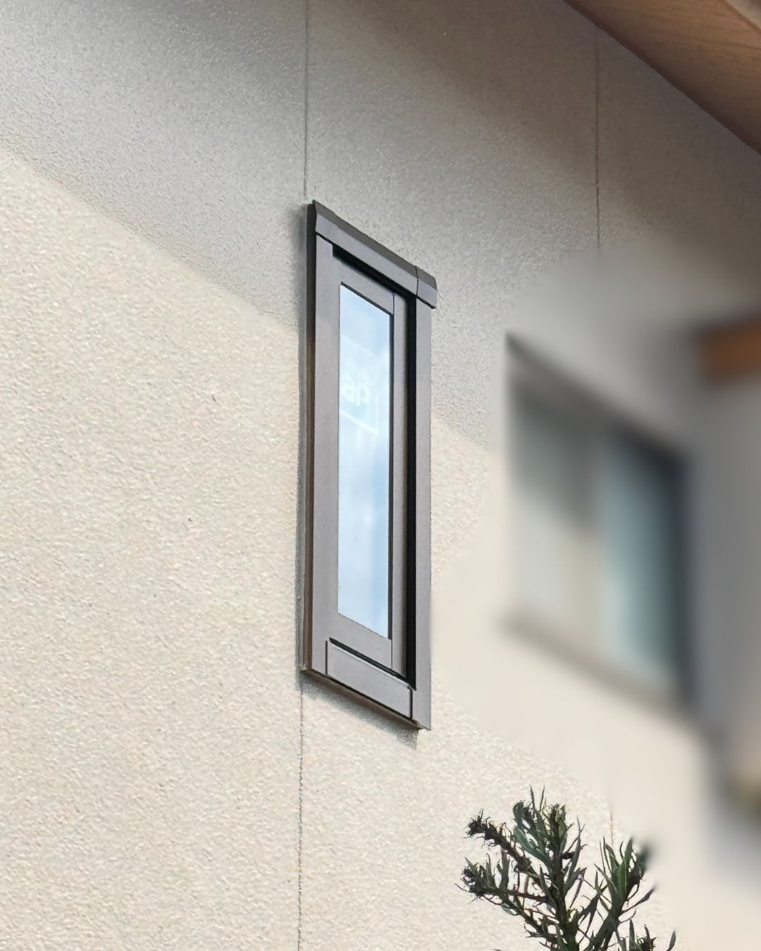 愛媛県 外窓交換 ルーバー窓を縦滑り窓へ交換!