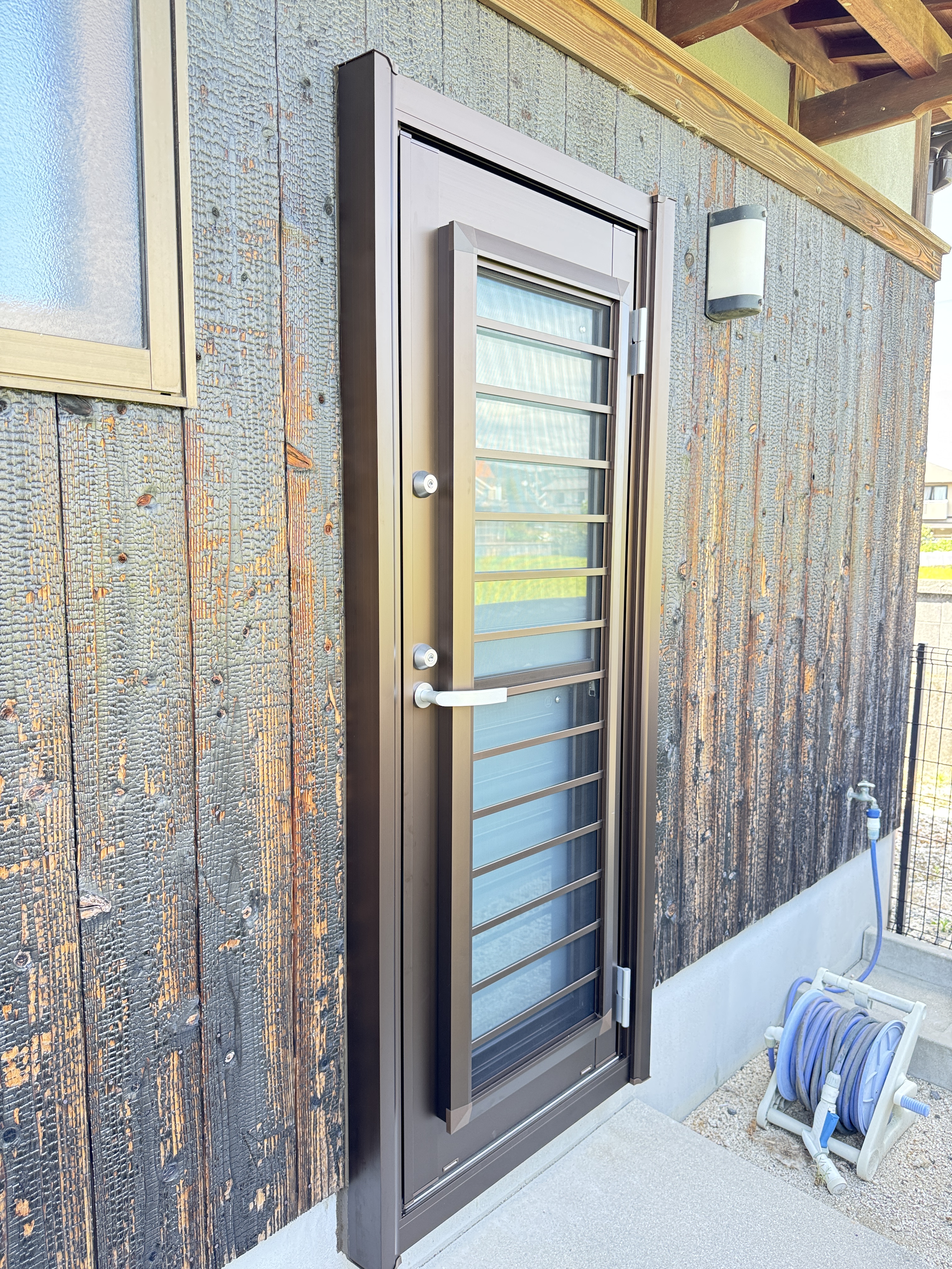 勝手口ドアリフォームで断熱性能UP！