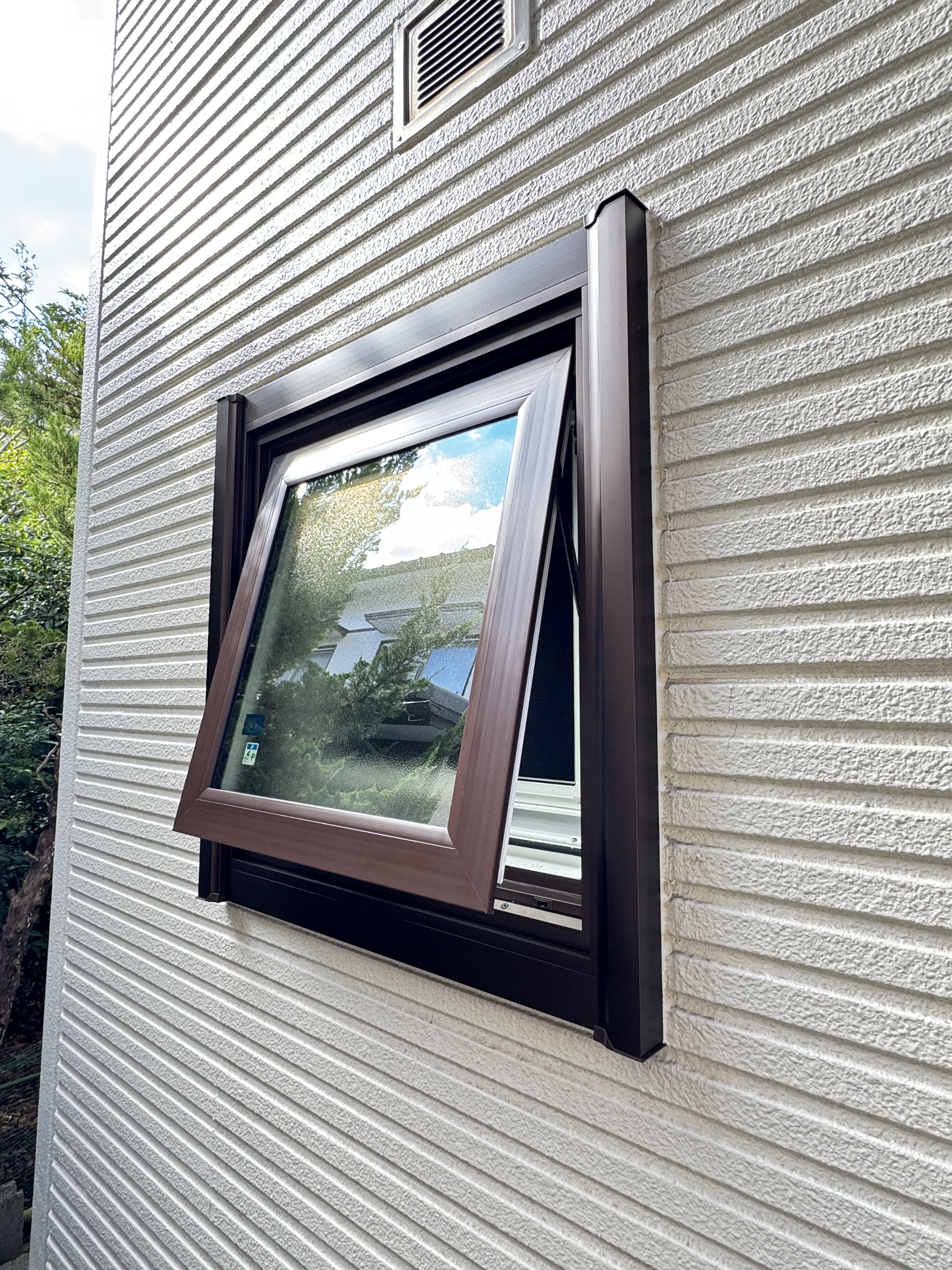 〜ルーバー窓を外窓交換しました〜