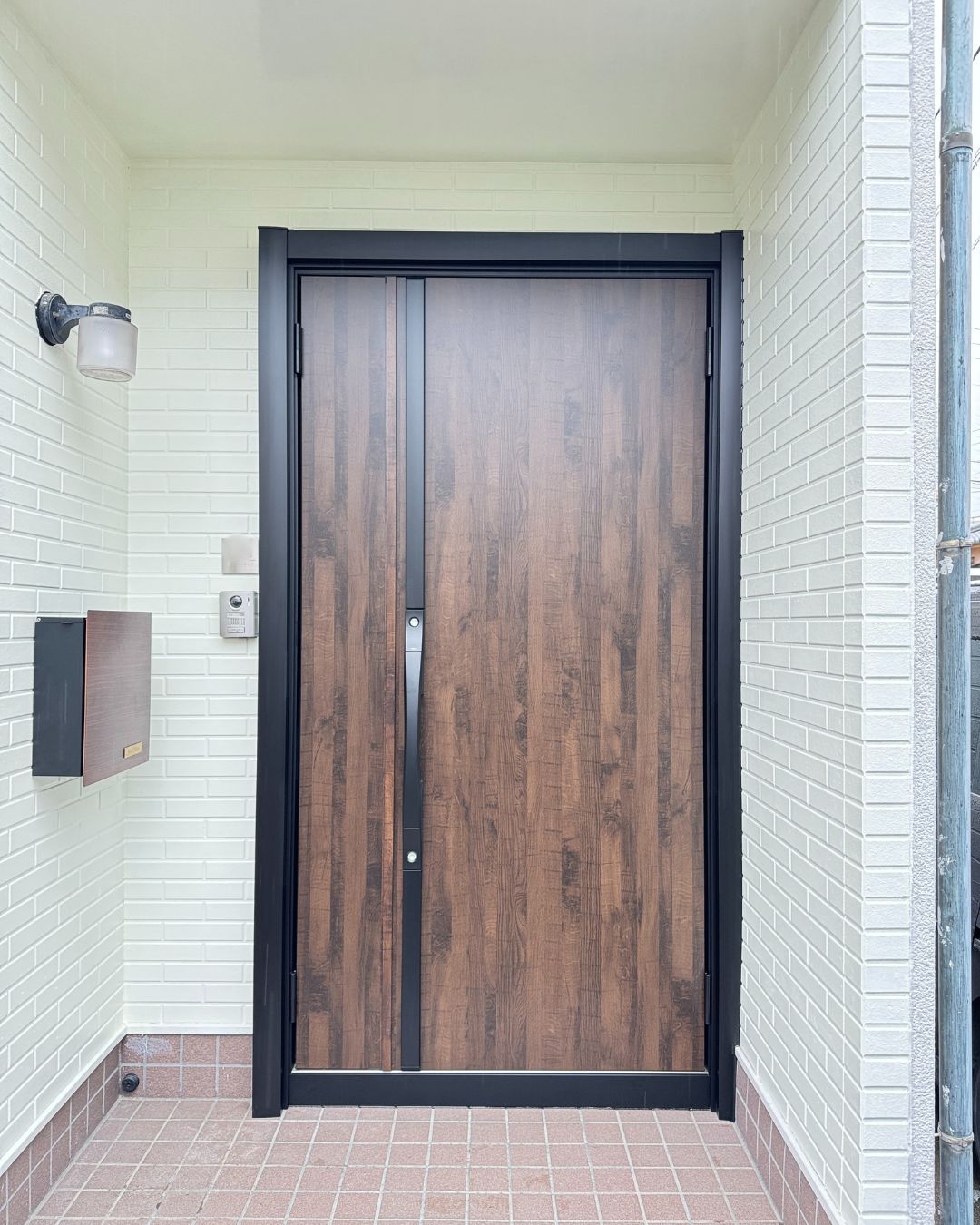 断熱性の高い玄関ドアへ！リフォームをしました！