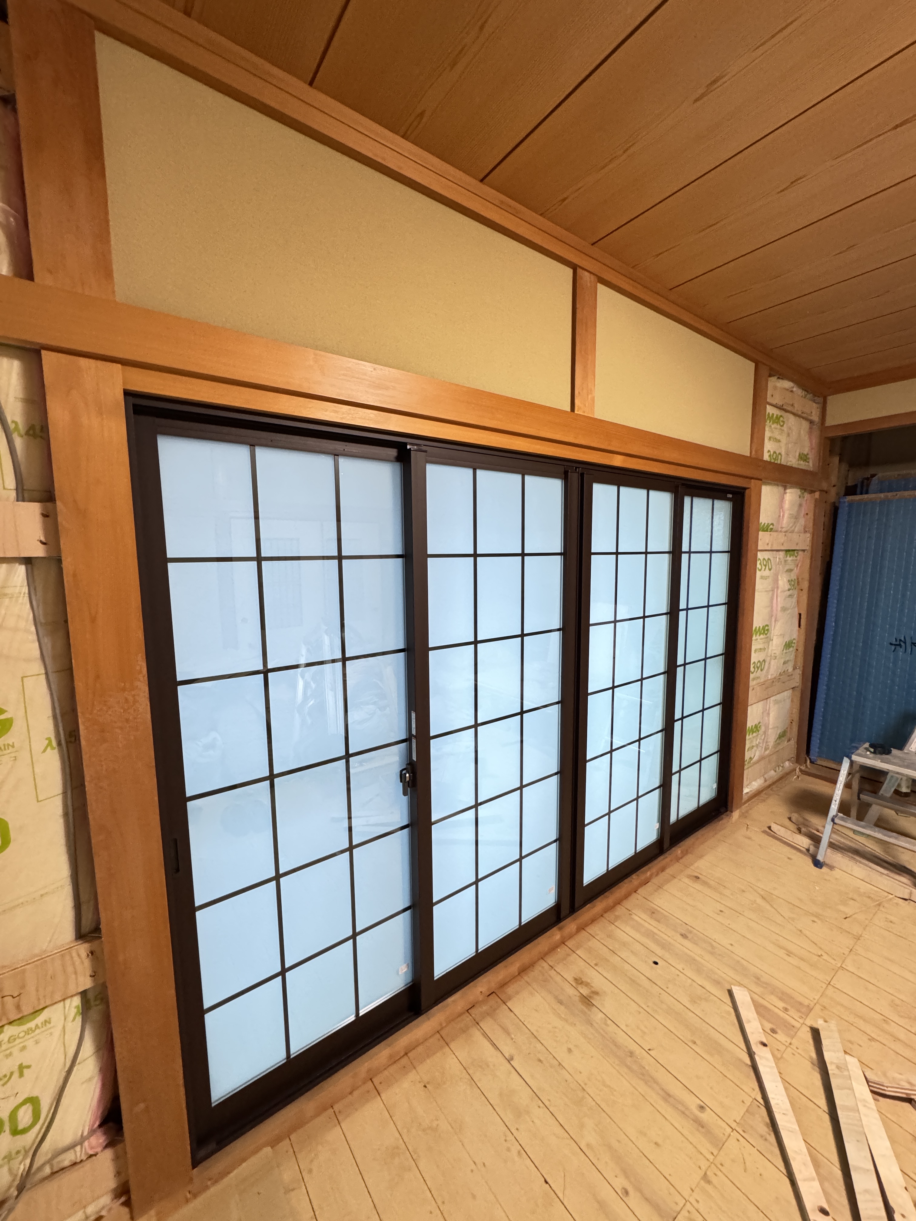 内窓の和紙調ガラスを施工しました！