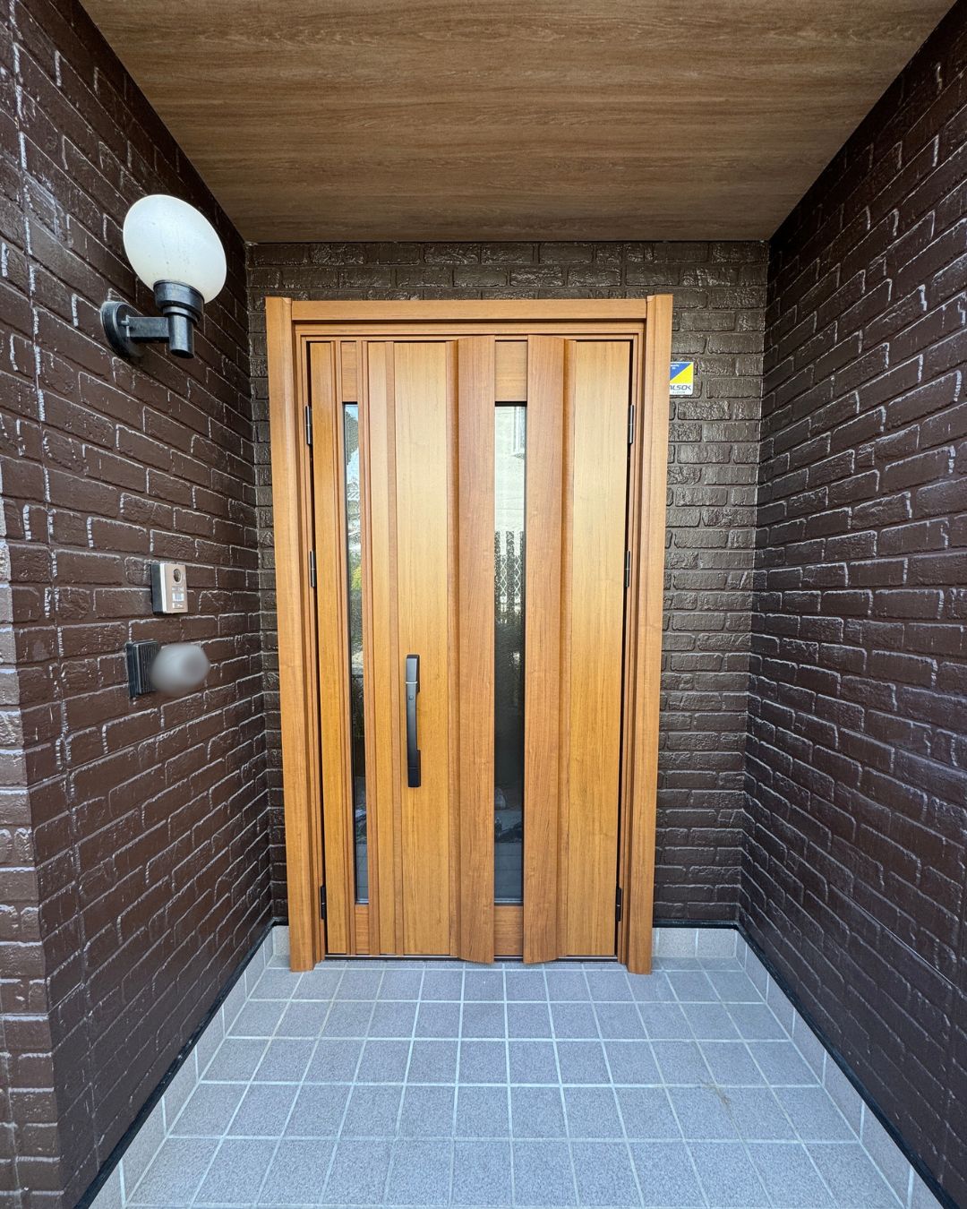 ～玄関ドアリフォームのご紹介～